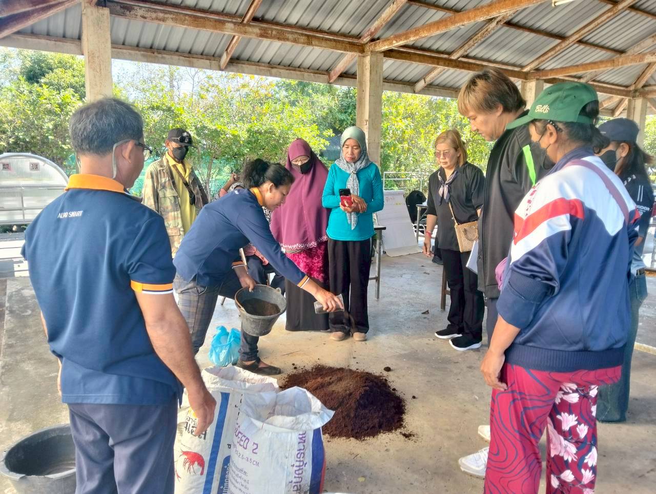 title - ศกร. ร่วมกับ ส.ป.ก.อยุธยา ติวเข้มเกษตรกร ชูโมเดล “โรงอบเคลื่อนที่ - ผัก 3 โลก - มันญี่ปุ่น” เพิ่มทางเลือกสร้างรายได้ในเขตปฏิรูปที่ดิน